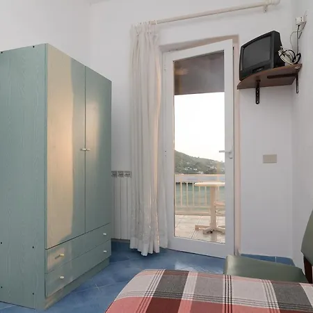 Bed & Breakfast Giardini Di Iside E Osiride 3*