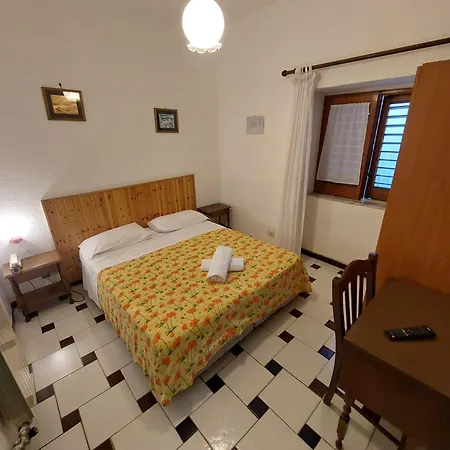 Bed & Breakfast Giardini Di Iside E Osiride